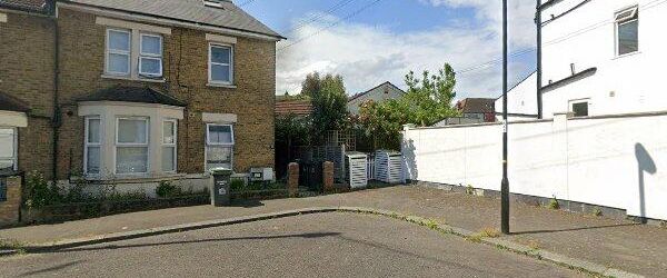 Room in a Shared House, Helvetia St, SE6 - Photo 1