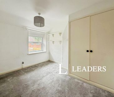 2 bedroom end of terrace house to rent - Photo 5