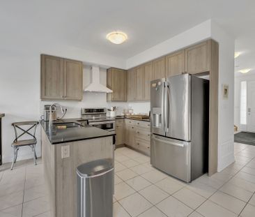 For Lease - 241 Longboat Run, Brantford, Ontario - Photo 4