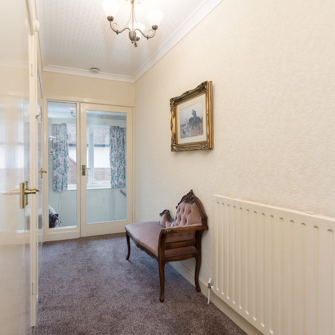 To Let 2 Bed Apartment - Photo 1