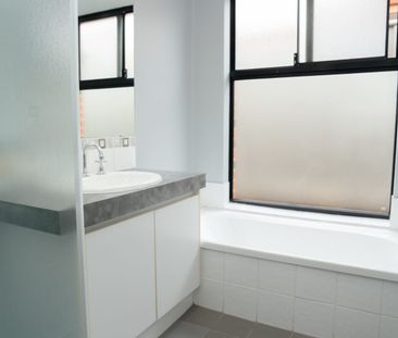 Stunning 3x2 Home - Walk to Parks, Schools & Wellard Square - Photo 6