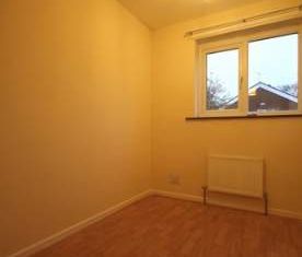 3 bedroom property to rent in Worcester - Photo 1