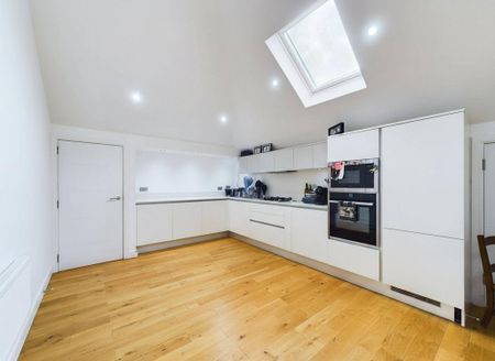 3 bedroom apartment to rent - Photo 3