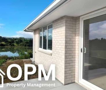 Brand New 3 Bedroom Home with Stunning Water Views - Photo 5