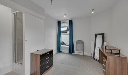 Modern 5-Bed Ensuite Student House Near Hallam University - Photo 4