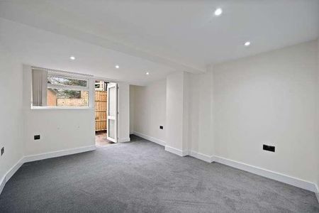 High Street, Staines-upon-thames, TW18 - Photo 3