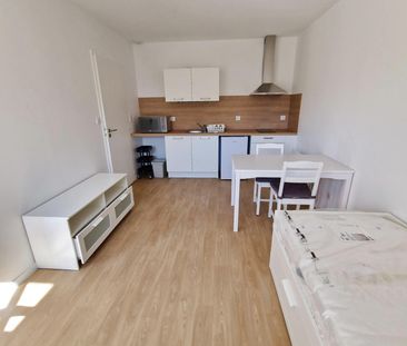 Location Appartement 1 pièce 22m² LA ROCHE SUR YON 85000 - Photo 6