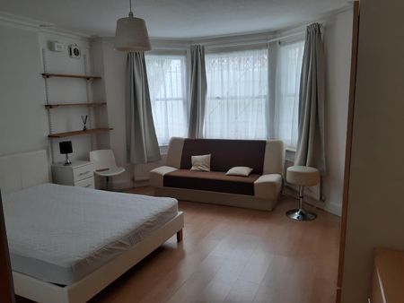 2 Bed Flat, Stanwick Rd, W14 - Photo 4