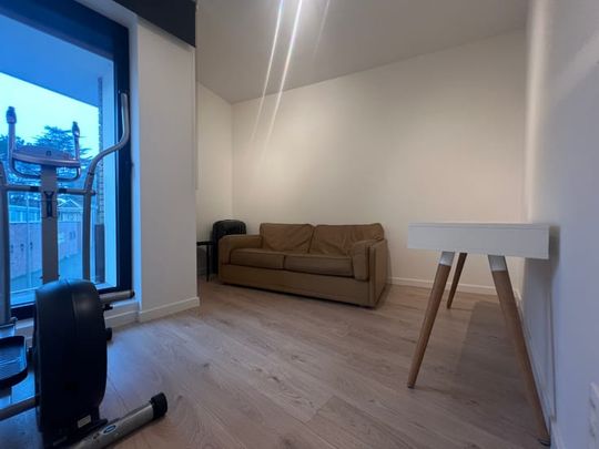 Appartement te huur - Photo 1
