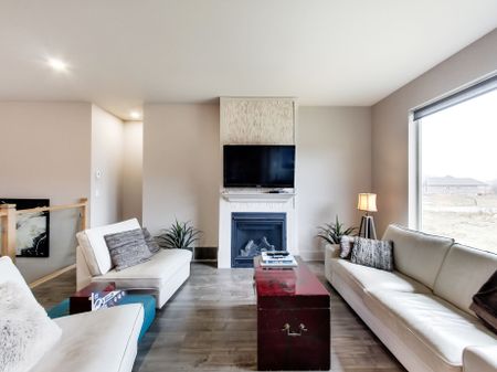 For Lease - 6 Renfield Street, Port Colborne, Ontario - Photo 3