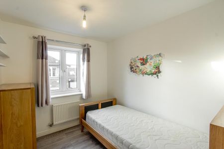 2 bedroom coach house to rent - Photo 3