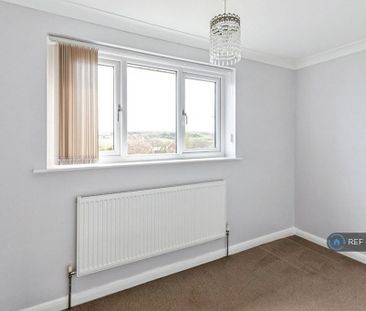 3 bedroom semi-detached house to rent - Photo 6