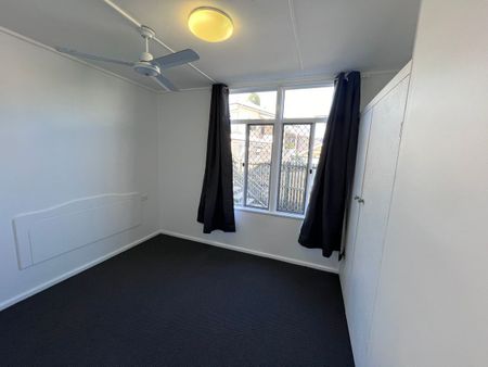 Wake up to the sound of the Sea - Photo 4