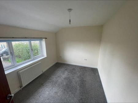 4 bedroom detached house to rent - Photo 3