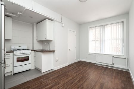 160 Huron Street - Photo 3