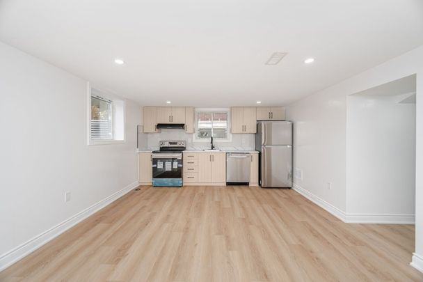 For Lease - 812 Tenth Avenue Unit# Bsmt, Hamilton, Ontario - Photo 1