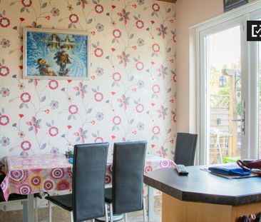 Equipped room in shared apartment in Artane, Dublin - Photo 3