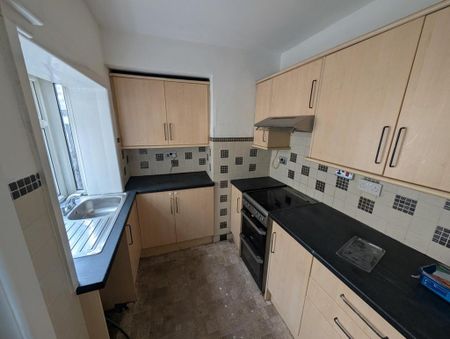 2 bedroom terraced house to rent - Photo 5