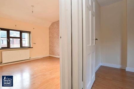43 Iveagh Crescent, Belfast, BT12 6AW - Photo 2