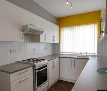 3 bedroom end of terrace house to rent - Photo 5