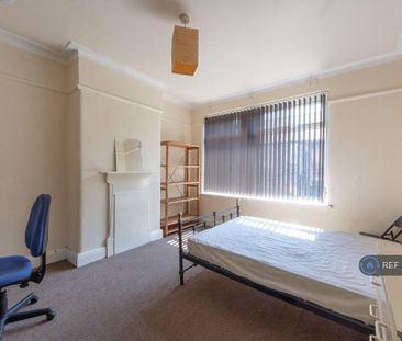 4 bedroom terraced house to rent - Photo 4