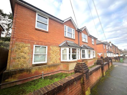 Addison Road, Guildford - 1 bedroomProperty for lettings - Seymours - Photo 1