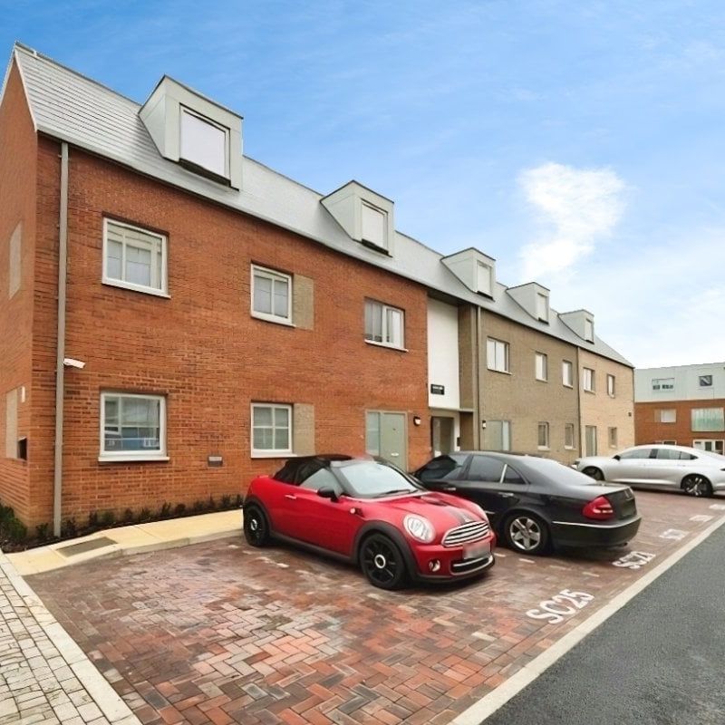 Guild House, Oundle Road, Peterborough - Photo 1