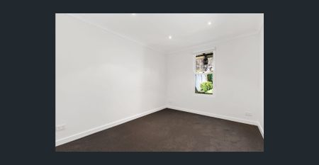 Charming home in a prime central location - Available now ! - Photo 4