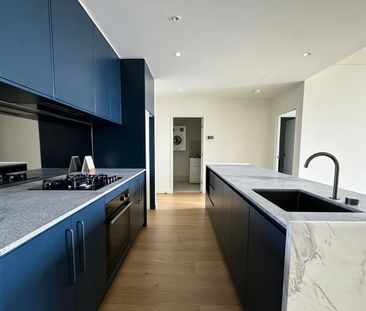 Brand-New 2-Bedroom Apartment with Oversized Study | 250m to Light Rail & Walk to UNSW - Photo 4
