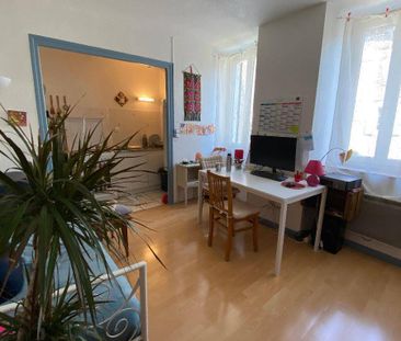 Location appartement rénové 2 pièces 40.3 m² à Die (26150) 4 - Photo 1