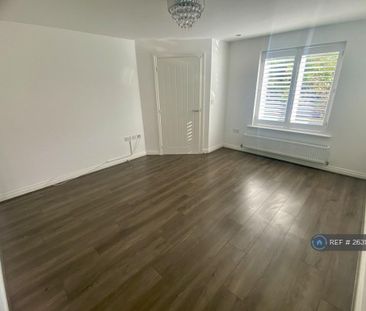 3 bedroom semi-detached house to rent - Photo 5