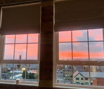 Commercial Street - Photo 2