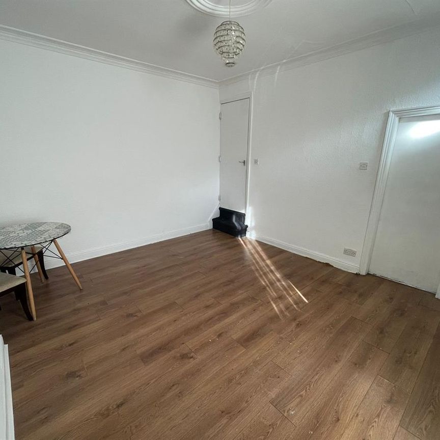 Recreation Place, Leeds - Photo 1