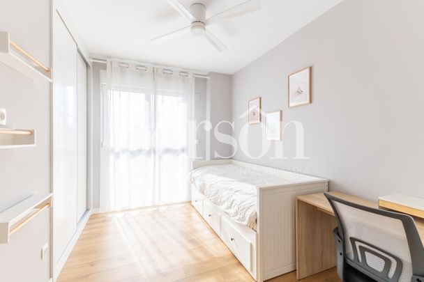 Piso de alquiler en En Corts - Doctor Waksman - Photo 1