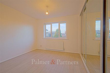 4 bedroom link detached house to rent - Photo 5