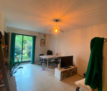 L'appartement se trouve à proximité immédiate des transports en com... - Photo 1