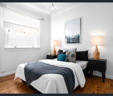 Charming Bondi Art Deco Apartment - Photo 4