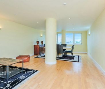 2 bedroom flat in 3 Arnhem Place - Photo 1