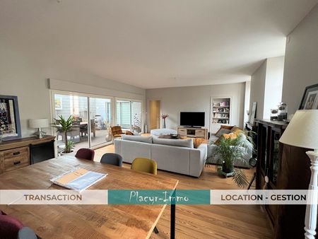 Location Appartement 4 pièces 143m² - Photo 2