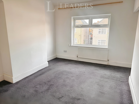 3 bedroom house to rent Princes Crescent, Edlington, Doncaster, DN12 - Photo 3