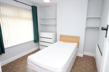 29 Sunnyhill Park, Dunmurry, Belfast, BT17 0PY - Photo 4