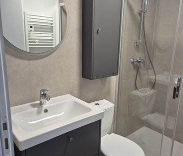 Location Appartement 3 pièces 42m² LA CADIERE D AZUR 83740 - Photo 5