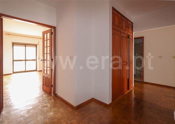 Apartment T3 / Torres Vedras, Santa Maria, São Pedro e Matacães