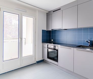 APPARTEMENT RENOVE AVEC BALCON ET ASCENSEUR - Photo 4