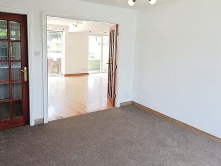 4 bedroom detached house to rent - Photo 3