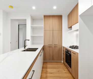 Superb, light filled 2 bedroom residence! - Photo 6