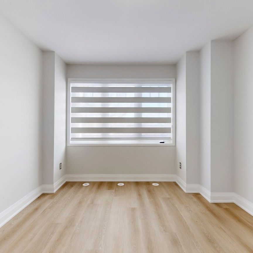 For Lease - 3985 Eglinton Avenue Unit# 22, Mississauga, Ontario - Photo 1