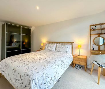 1 bedroom penthouse to rent - Photo 4