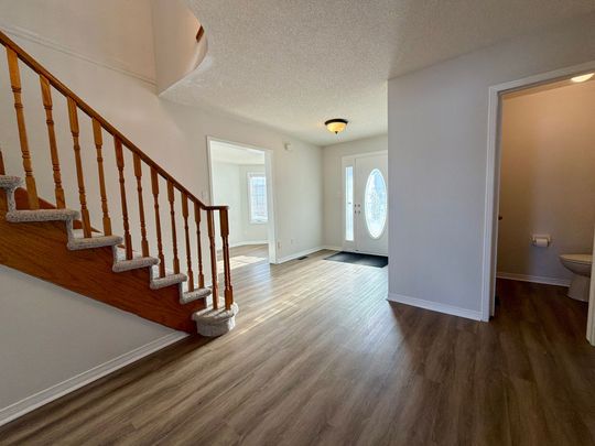 For Lease - 302 Livingstone Street Unit# UPPER, Barrie, Ontario - Photo 1