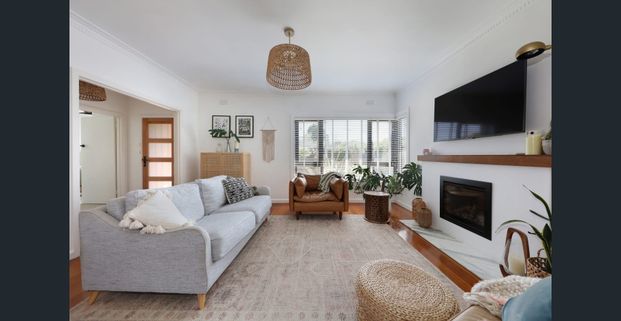 Spacious Family Entertainer! - Photo 1